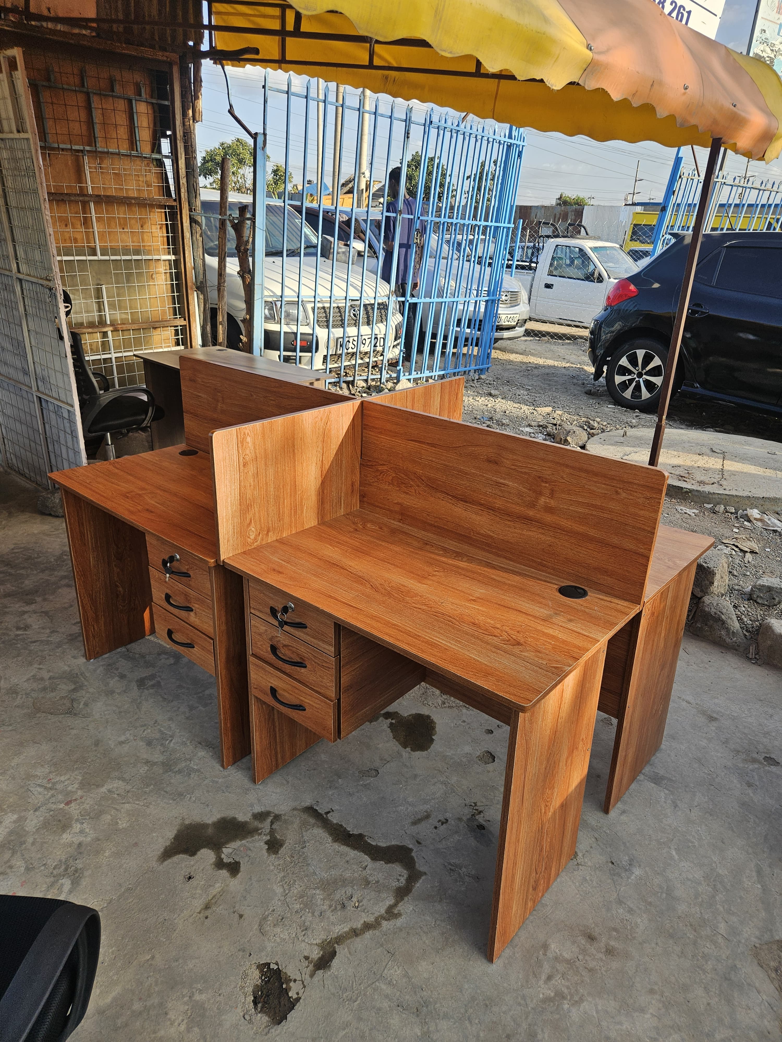 4 way workstation